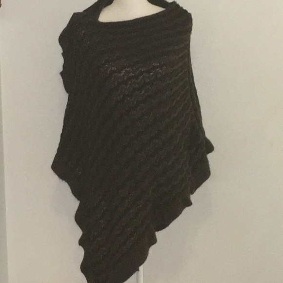 Sweaters - 🅿️ Dark Brown Shawl great for those cool days🅿